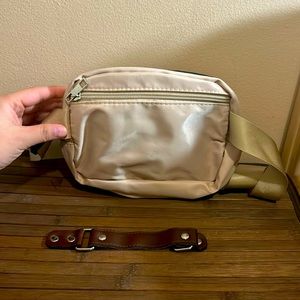 Small Fanny pack style bag